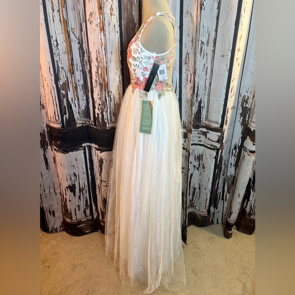 My Michelle White Dress with Floral Details - Picture 3 of 6